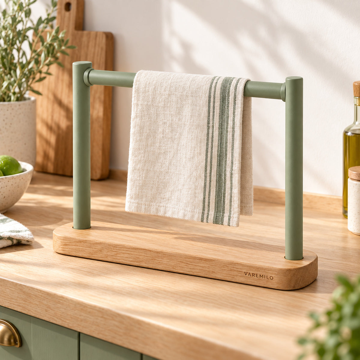 Varemilo Rail Towel Stand main 2