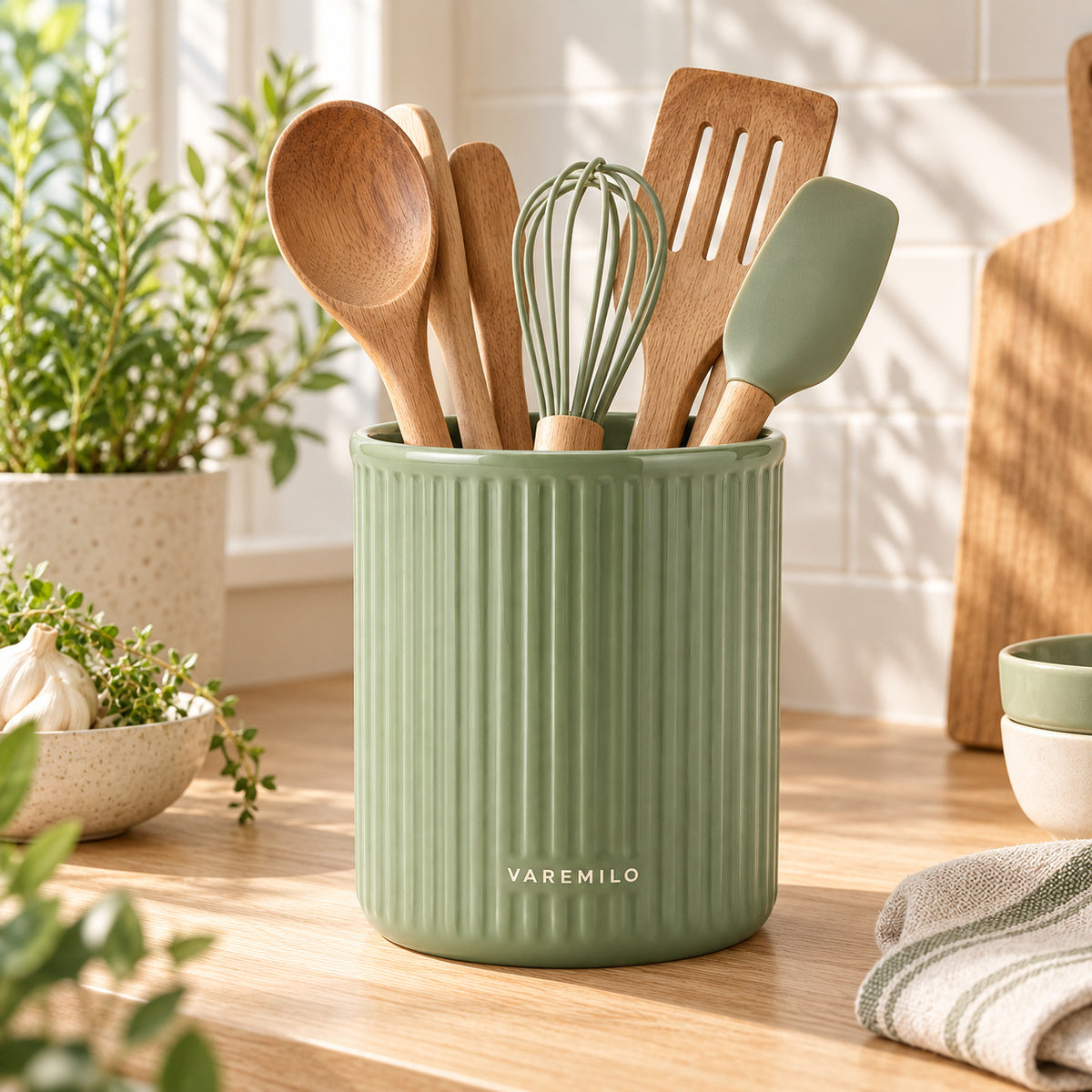 Varemilo Turn Utensil Crock main 2